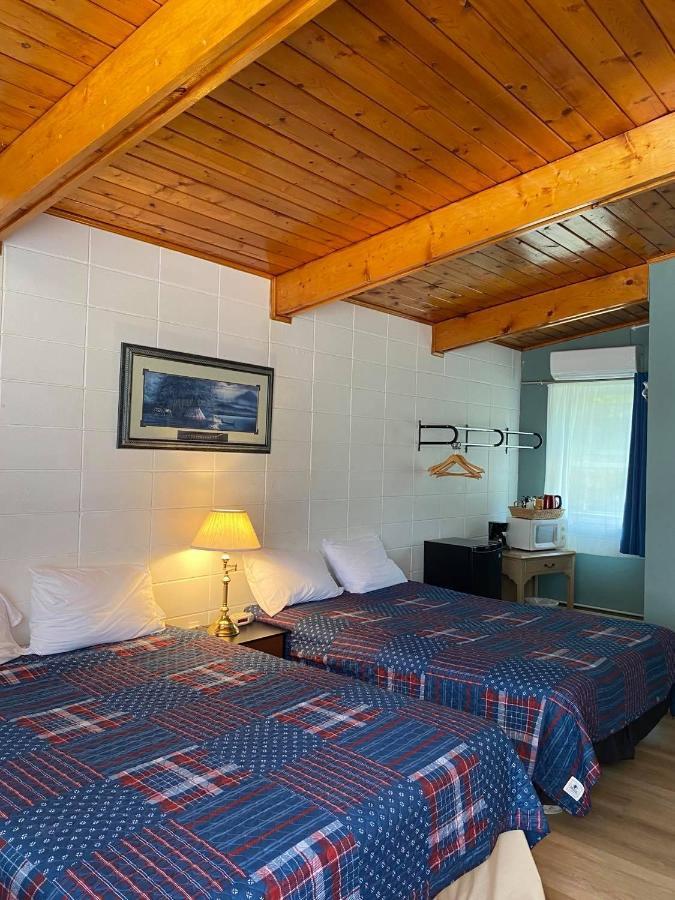 Huron Sands Motel And Restaurant Providence Bay エクステリア 写真
